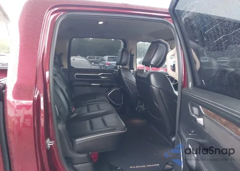 2019 Ram 1500 Laramie 4X4 5'7 Box z USA, uszkodzony, nr VIN 1C6SRFJT7KN517545